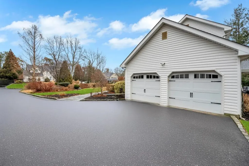 30 Ridgefield Drive Shoreham NY 11786
