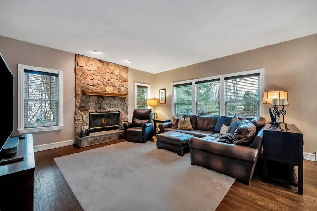 30 Ridgefield Drive Shoreham NY 11786