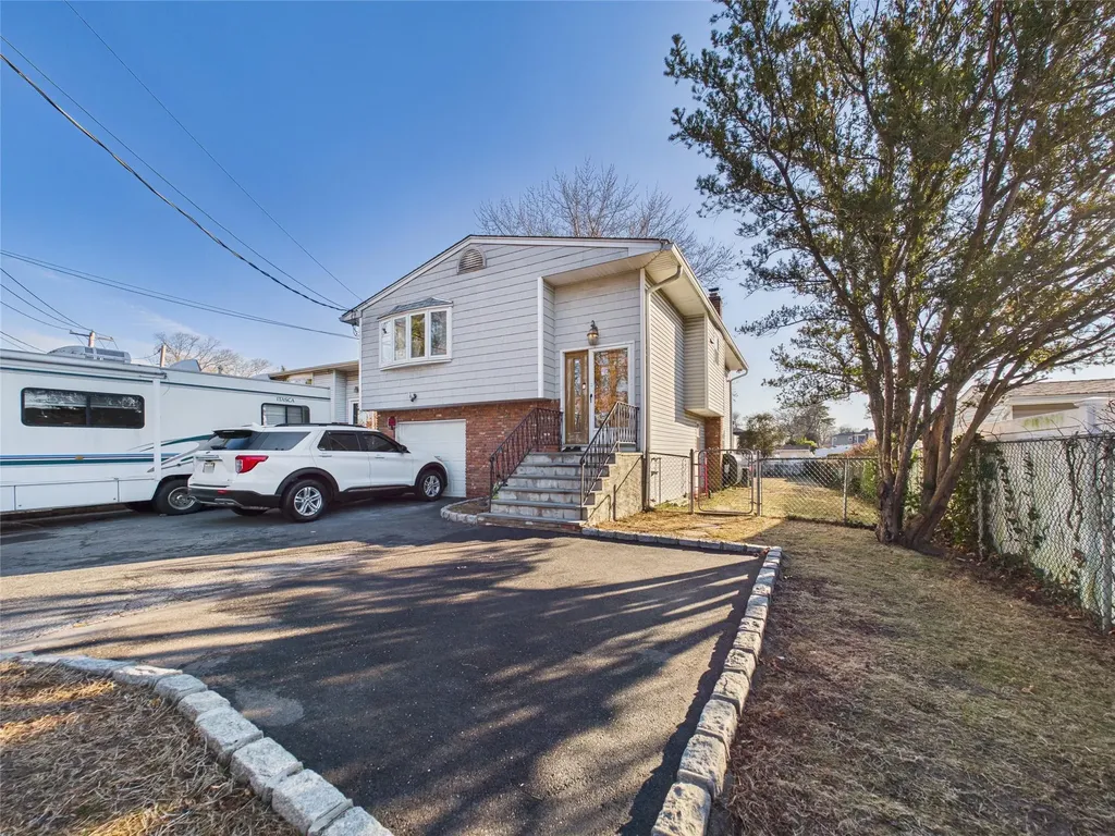 263 Commack Road Babylon NY 11729