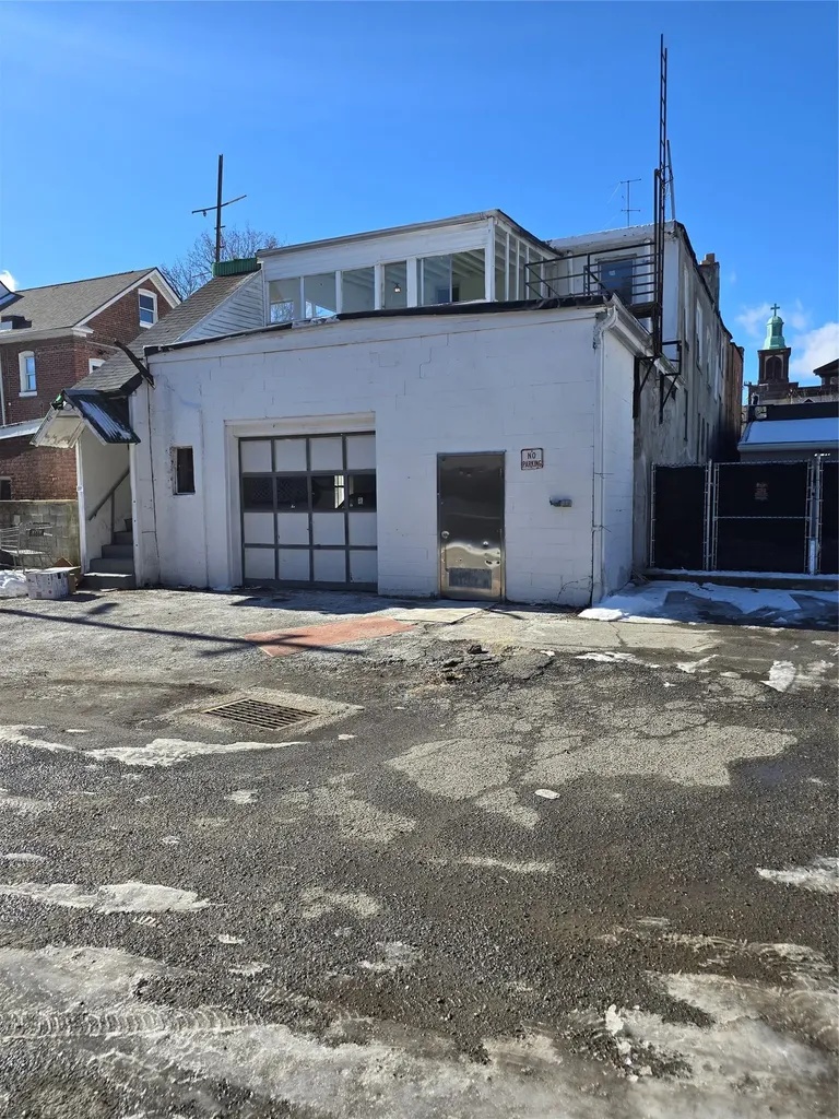 8 Mount Carmel Place Poughkeepsie NY 12601