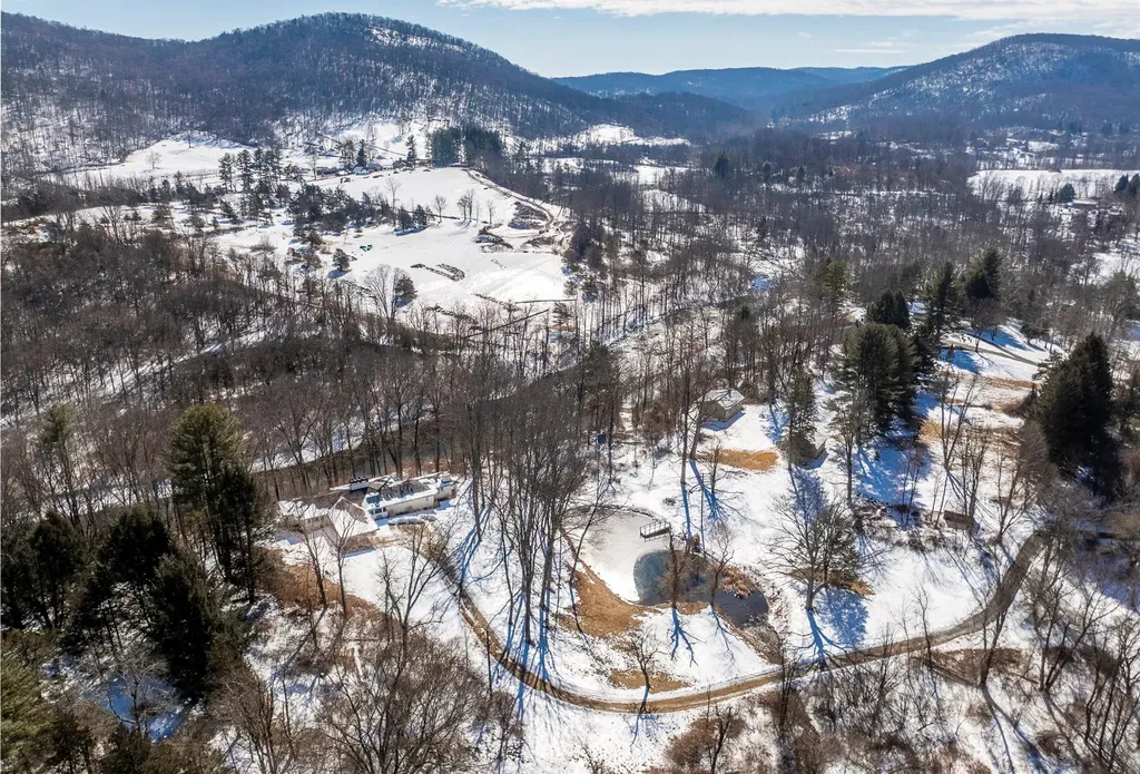 206-208 Dog Tail Corners Road Dover NY 12594
