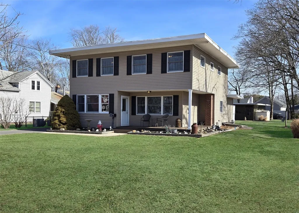 35 Wiggins Avenue Patchogue NY 11772