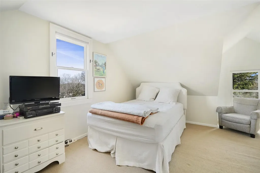 37 Hillside Avenue Katonah NY 10536