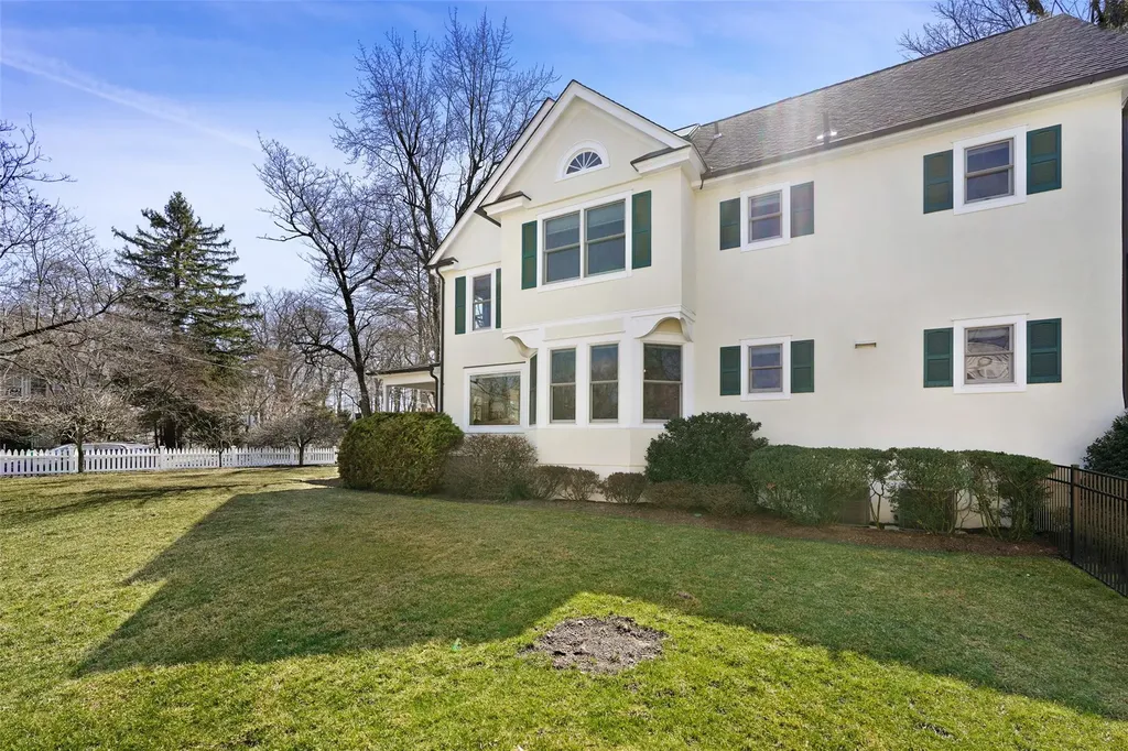 37 Hillside Avenue Katonah NY 10536