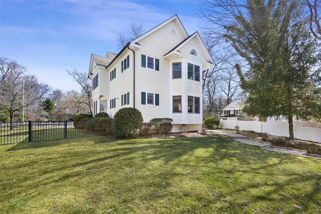 37 Hillside Avenue Katonah NY 10536