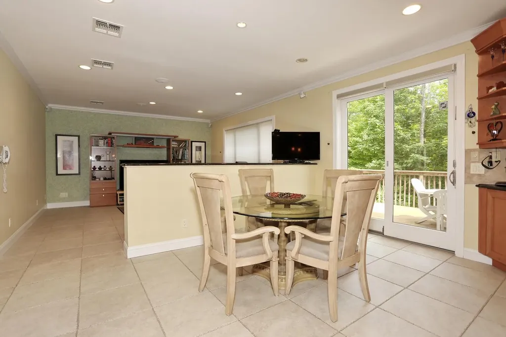 86 Camp Hill Road Pomona NY 10970