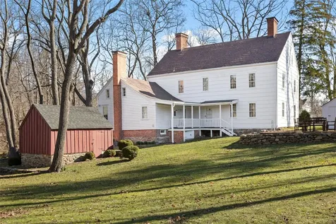 208 N Country Road Miller Place NY 11764