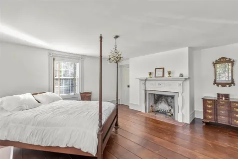 208 N Country Road Miller Place NY 11764