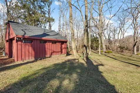 208 N Country Road Miller Place NY 11764