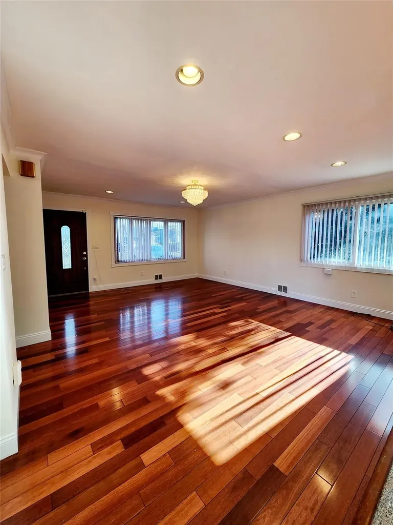 1029 Merriam Road Bay Shore NY 11706