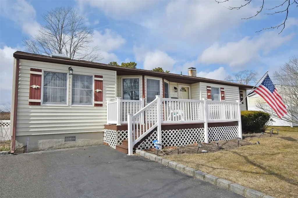 3114 Beechnut Avenue Brookhaven NY 11763