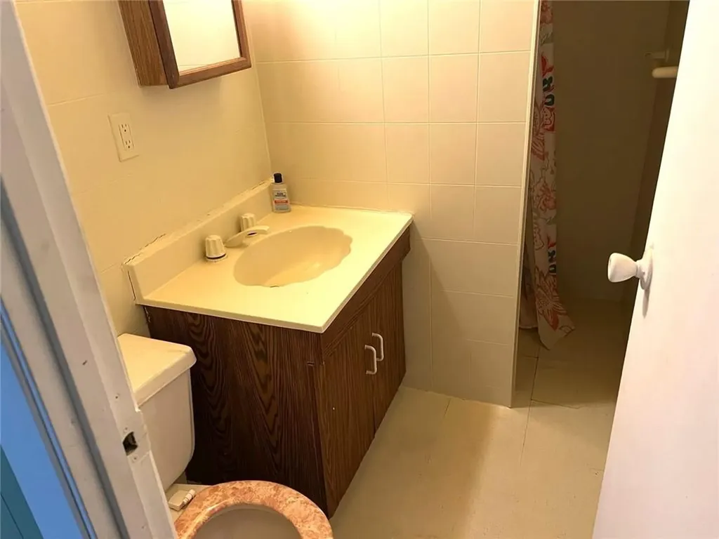 36 Canterbury Road Yonkers NY 10704