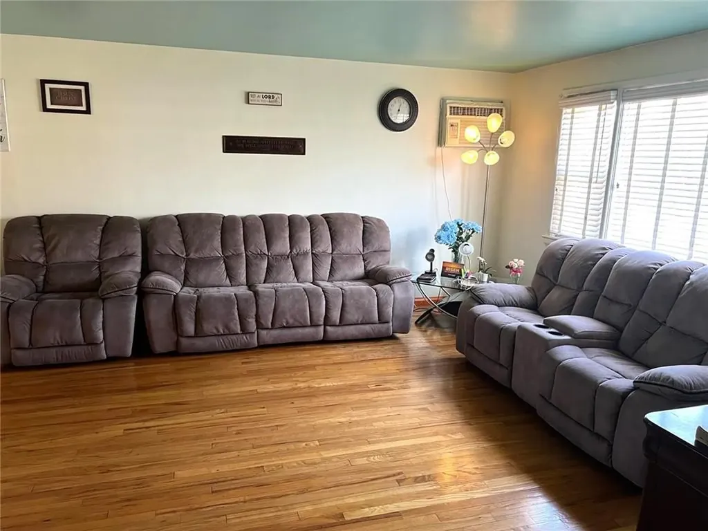 36 Canterbury Road Yonkers NY 10704