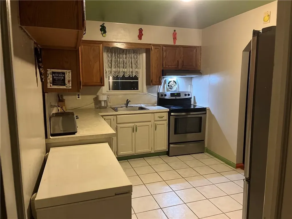 36 Canterbury Road Yonkers NY 10704