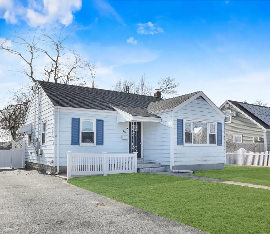 340 Earle Street Central Islip NY 11722