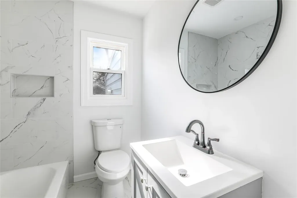 340 Earle Street Central Islip NY 11722