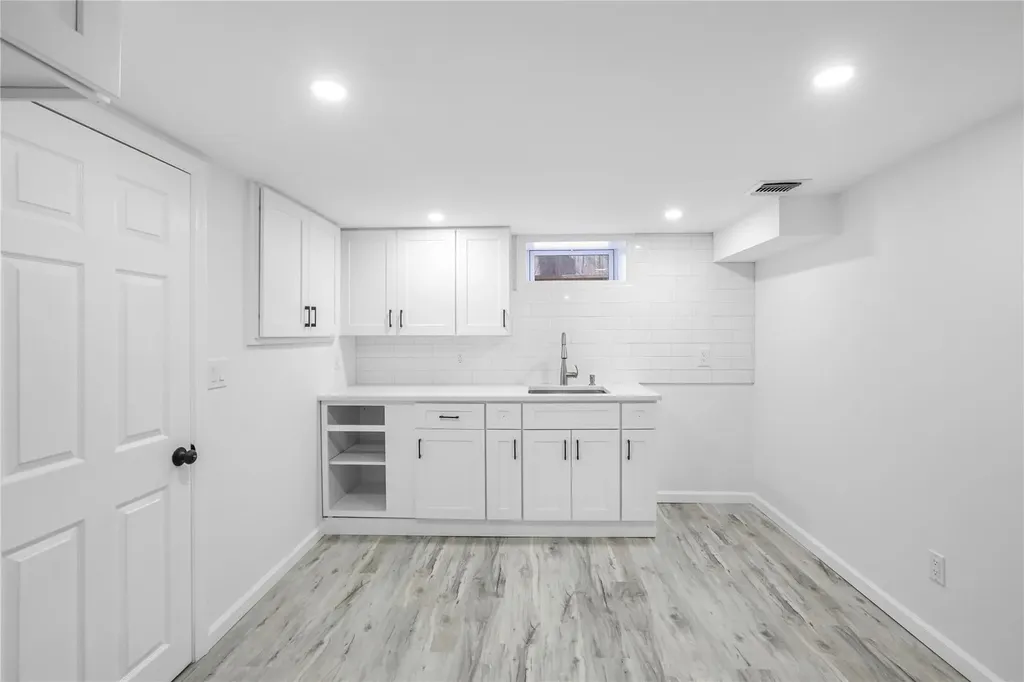 340 Earle Street Central Islip NY 11722