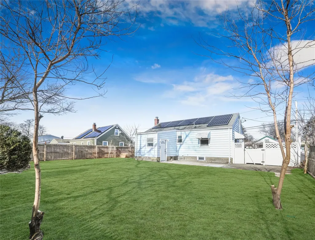 340 Earle Street Central Islip NY 11722
