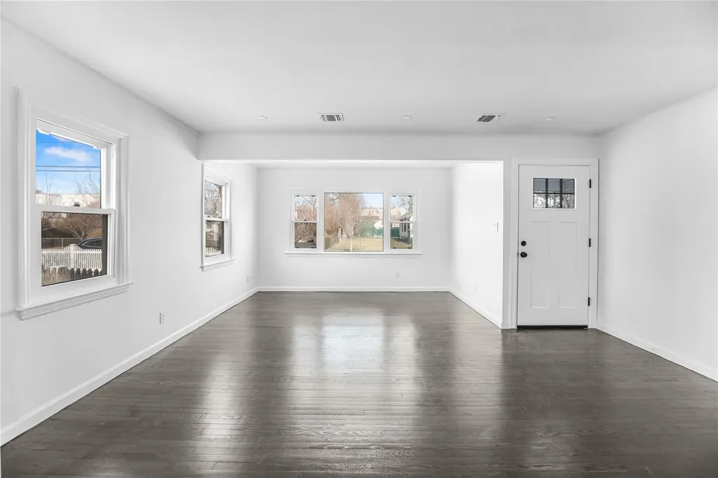 340 Earle Street Central Islip NY 11722
