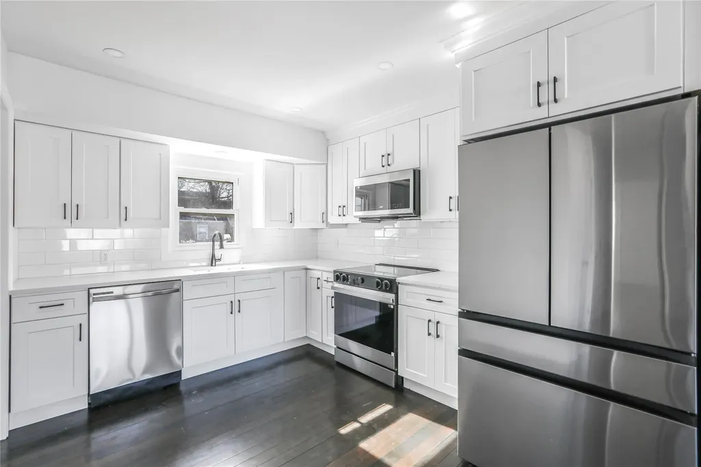 340 Earle Street Central Islip NY 11722