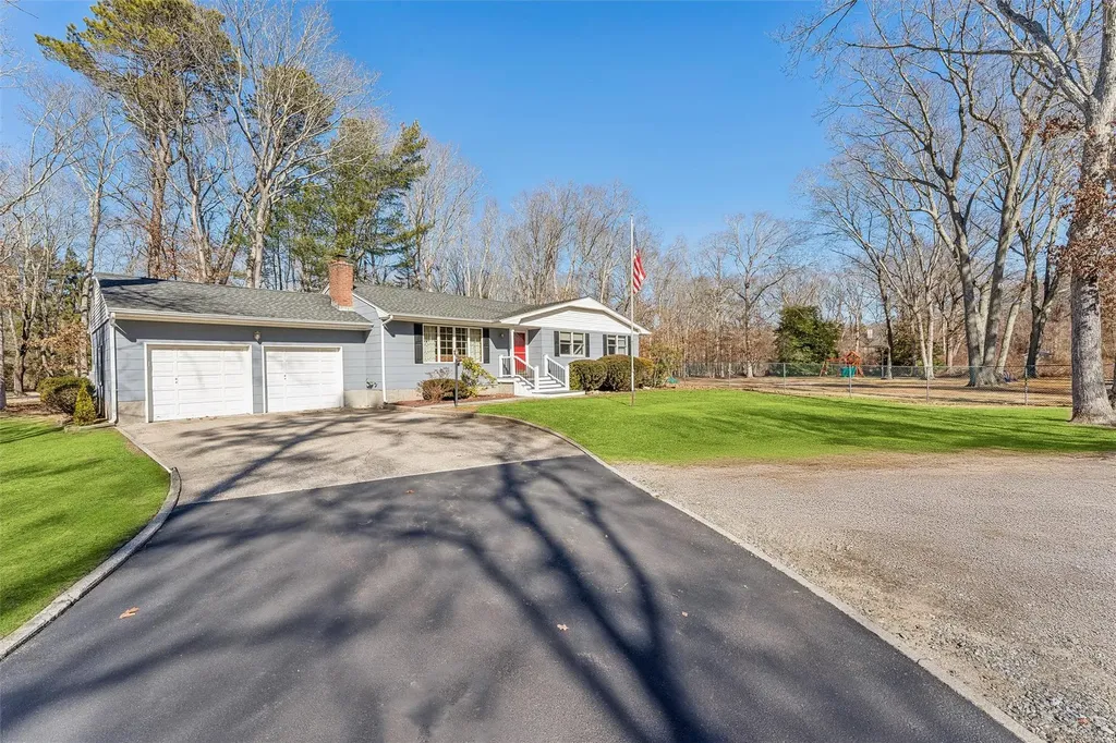 507 Chapman Boulevard Brookhaven NY 11949