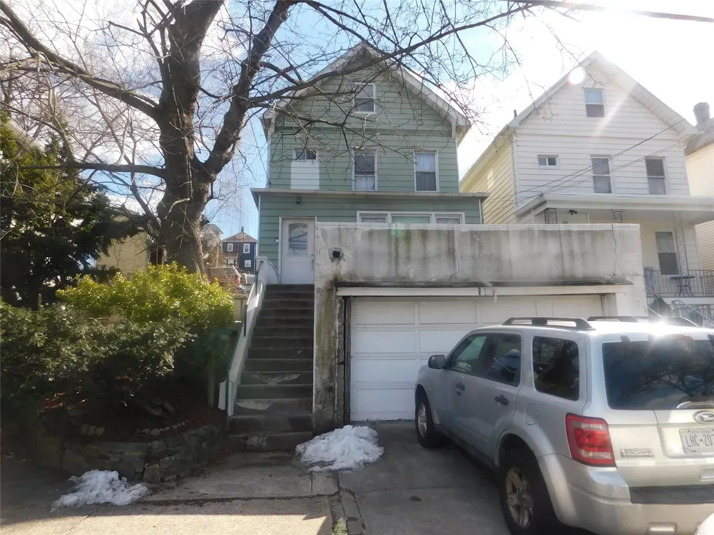 141 N Macquesten Parkway Mount Vernon NY 10550