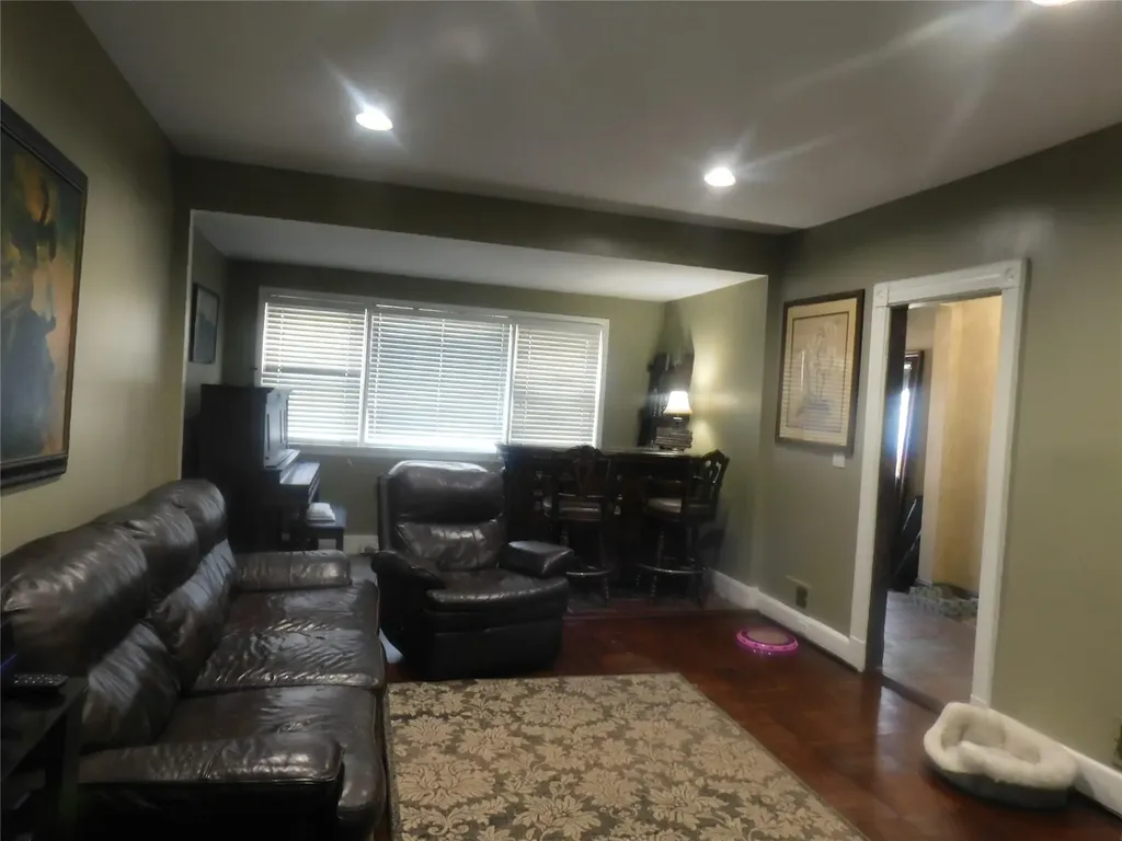 141 N Macquesten Parkway Mount Vernon NY 10550