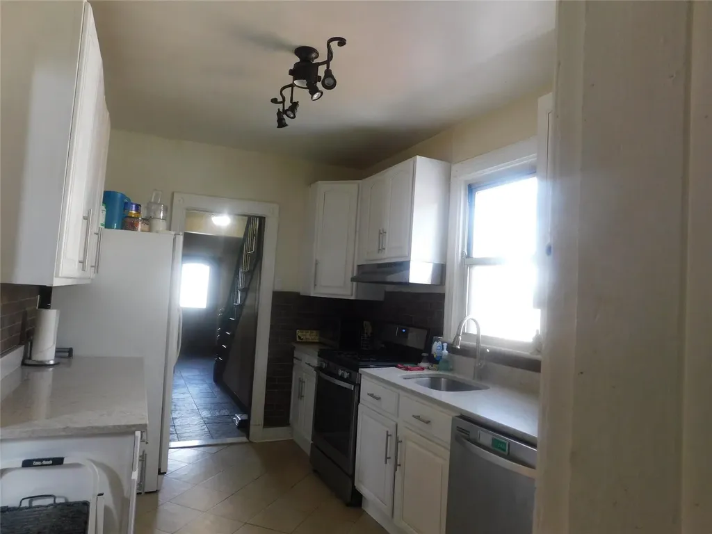 141 N Macquesten Parkway Mount Vernon NY 10550