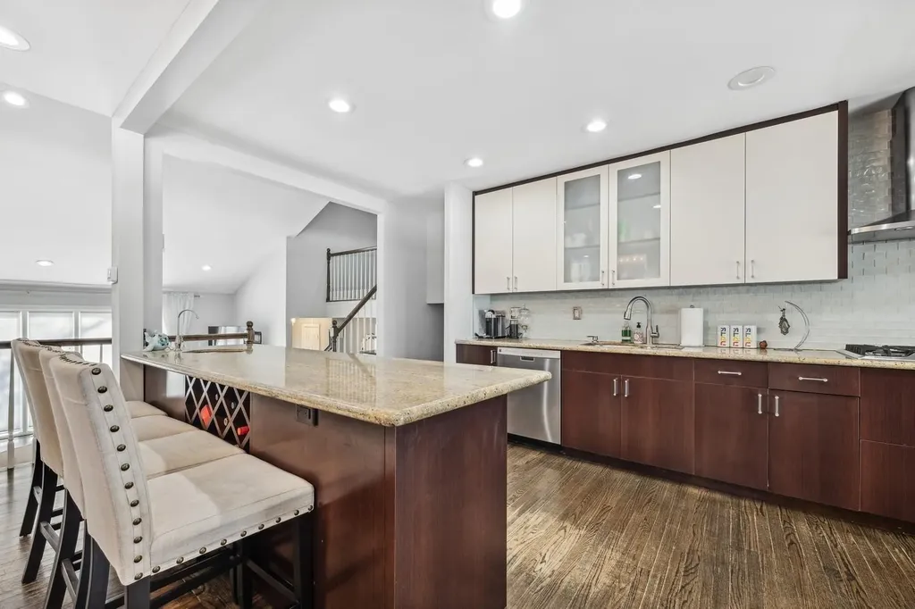 5 Sutton Lane Hewlett NY 11557