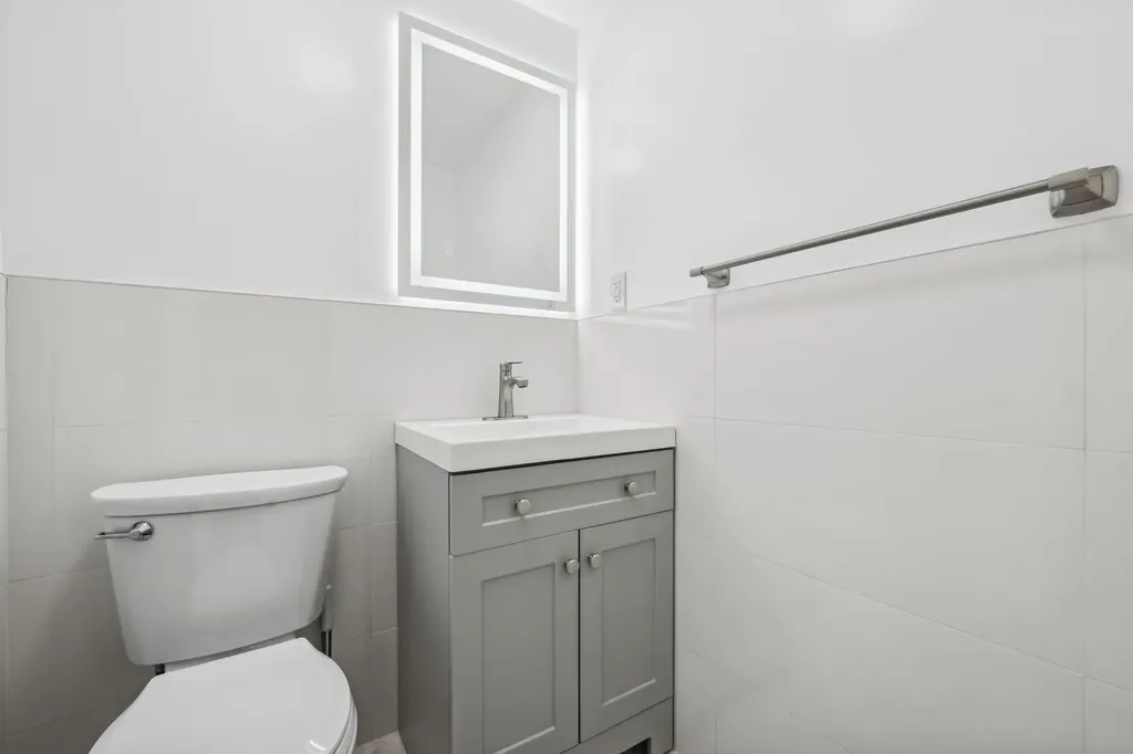 5 Sutton Lane Hewlett NY 11557