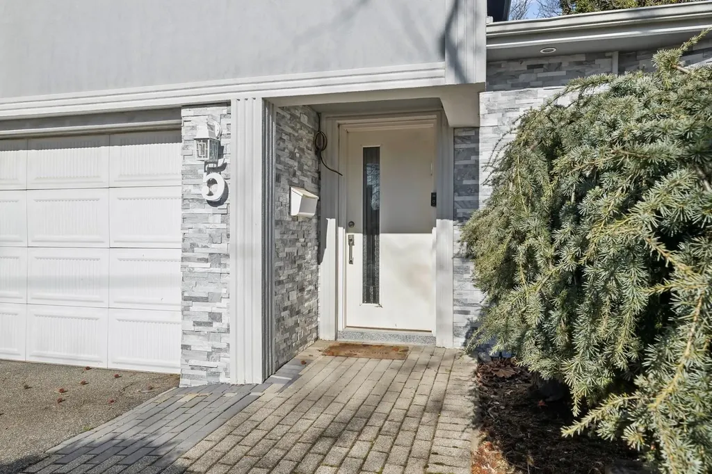 5 Sutton Lane Hewlett NY 11557