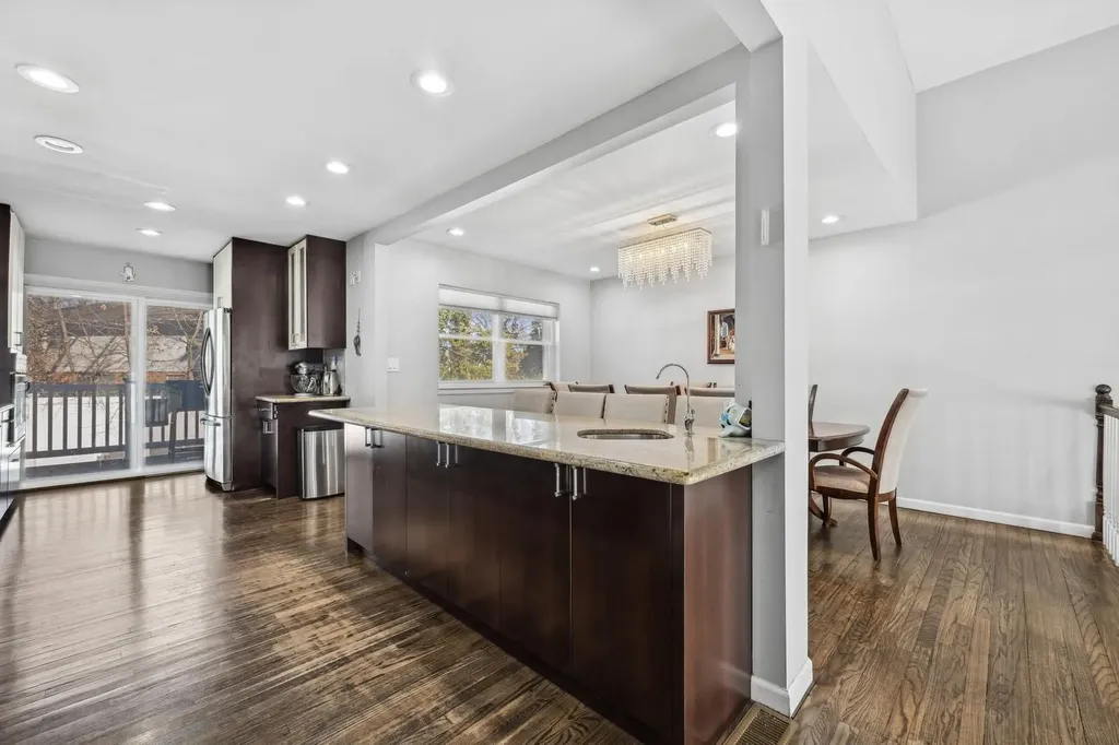 5 Sutton Lane Hewlett NY 11557