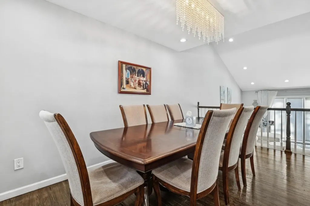 5 Sutton Lane Hewlett NY 11557
