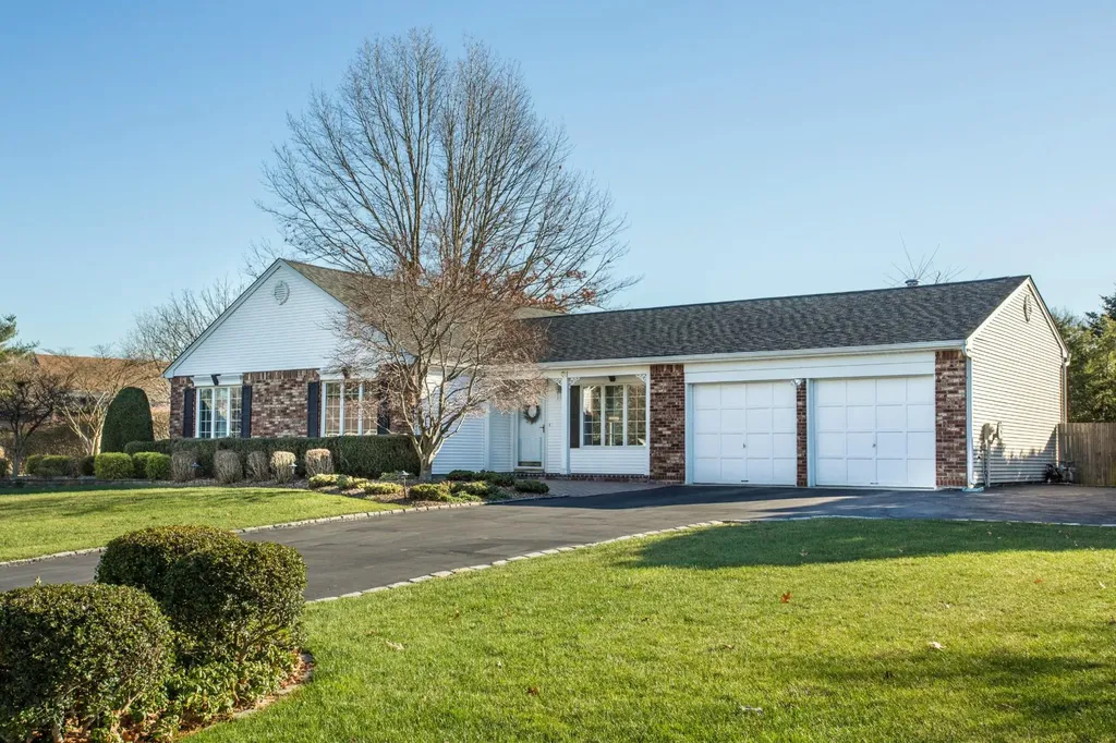 31 Timber Ridge Drive Commack NY 11725