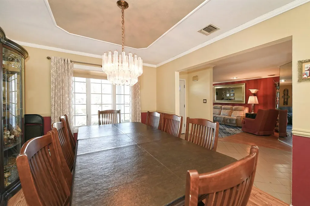31 Timber Ridge Drive Commack NY 11725