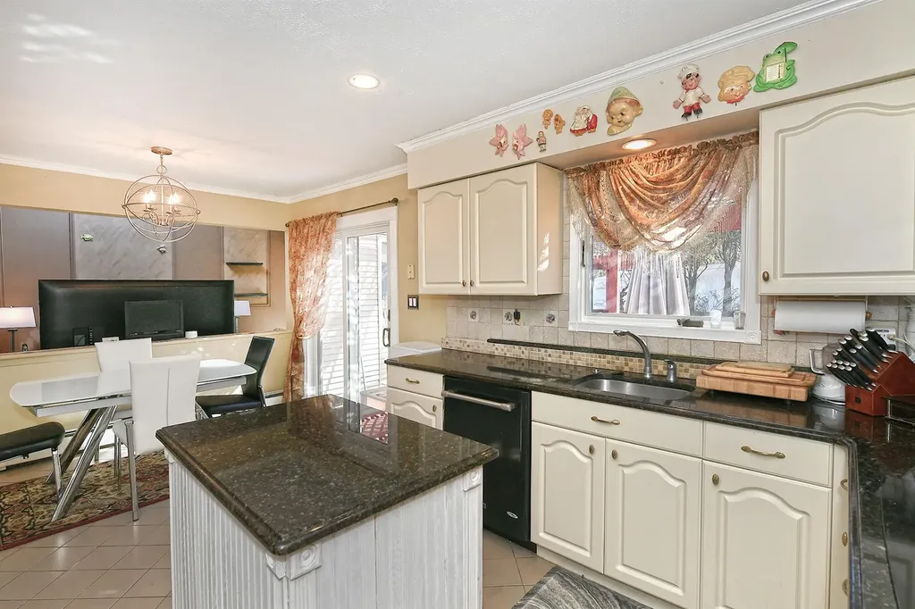 31 Timber Ridge Drive Commack NY 11725
