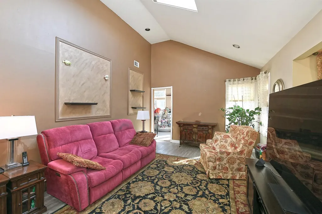 31 Timber Ridge Drive Commack NY 11725