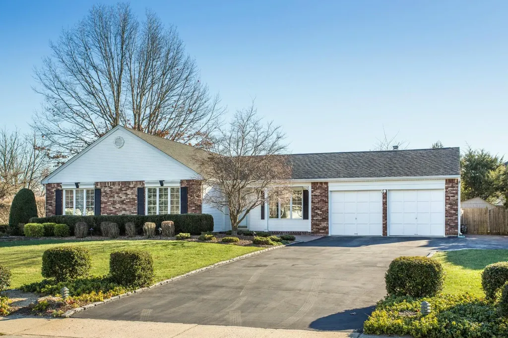 31 Timber Ridge Drive Commack NY 11725