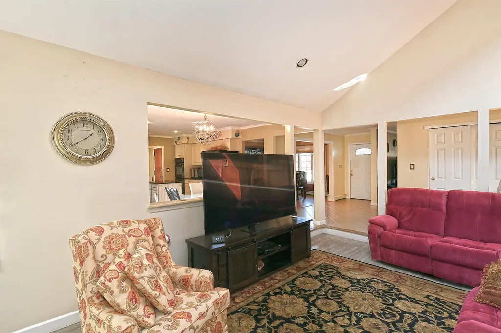 31 Timber Ridge Drive Commack NY 11725