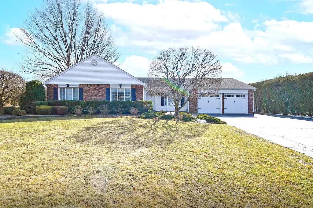 31 Timber Ridge Drive Commack NY 11725