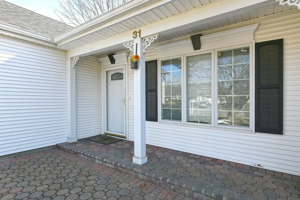 31 Timber Ridge Drive Commack NY 11725