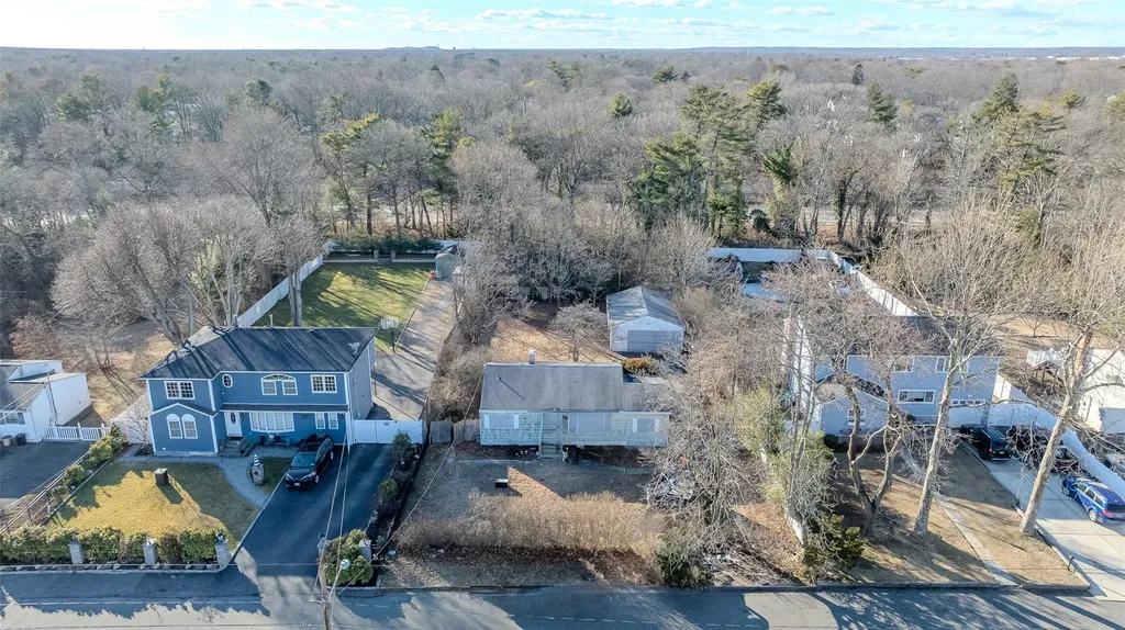 1522 N Gardiner Drive Bay Shore NY 11706