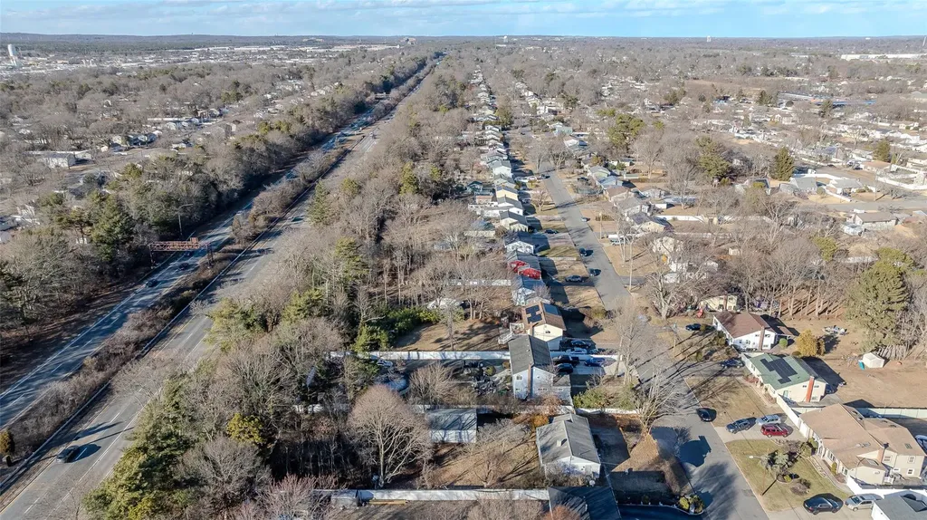 1522 N Gardiner Drive Bay Shore NY 11706
