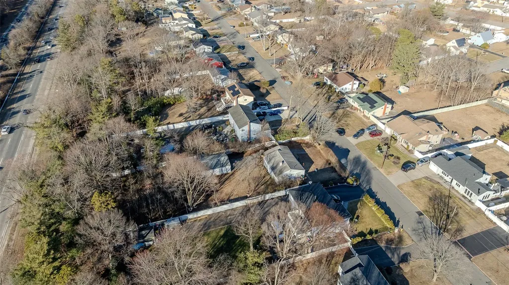 1522 N Gardiner Drive Bay Shore NY 11706