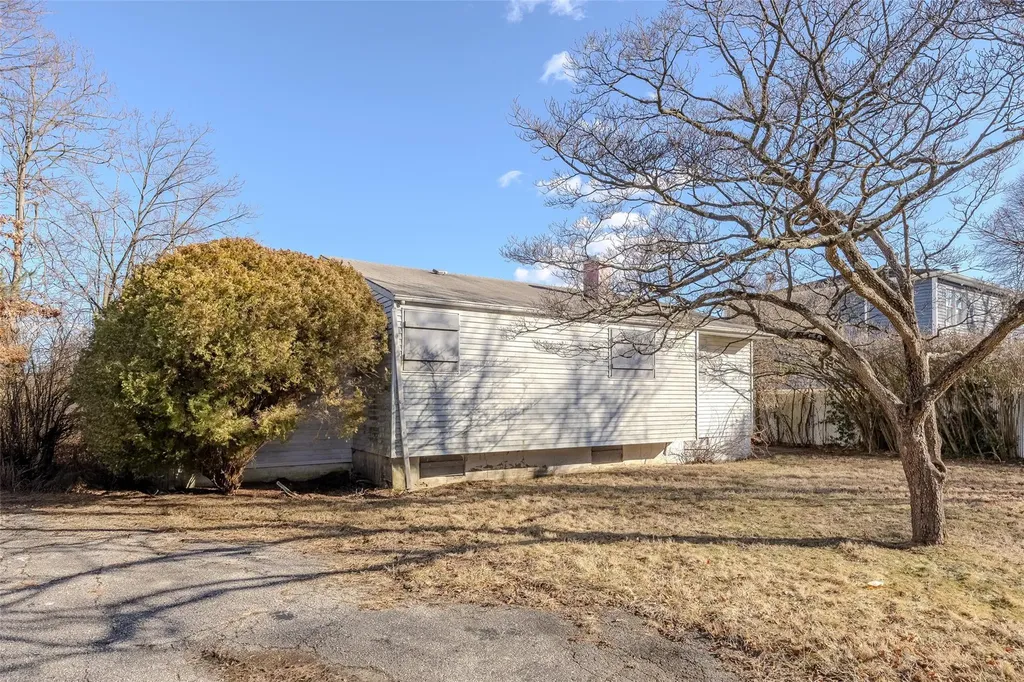 1522 N Gardiner Drive Bay Shore NY 11706