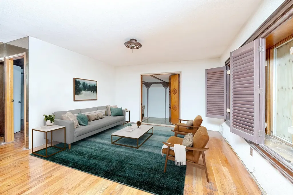 1522 N Gardiner Drive Bay Shore NY 11706