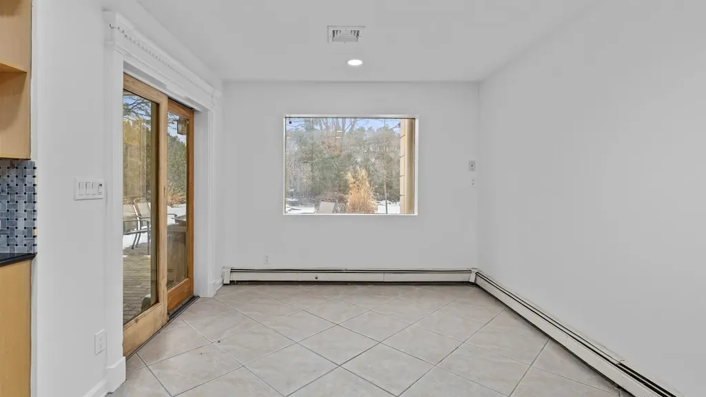 17 Shoreham Drive W Dix Hills NY 11746