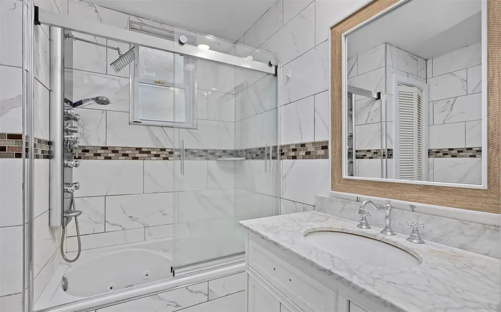 17 Shoreham Drive W Dix Hills NY 11746