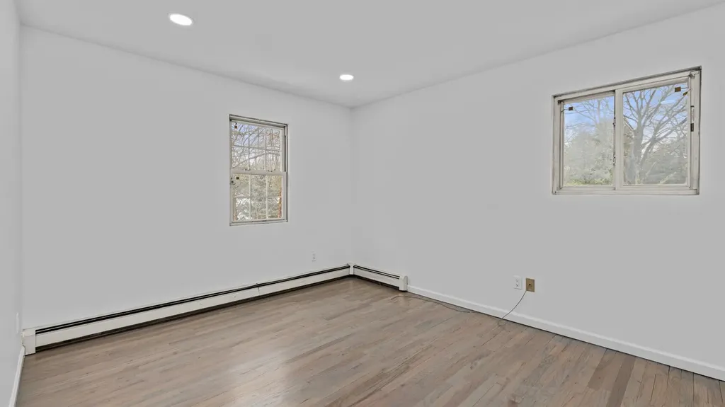 17 Shoreham Drive W Dix Hills NY 11746