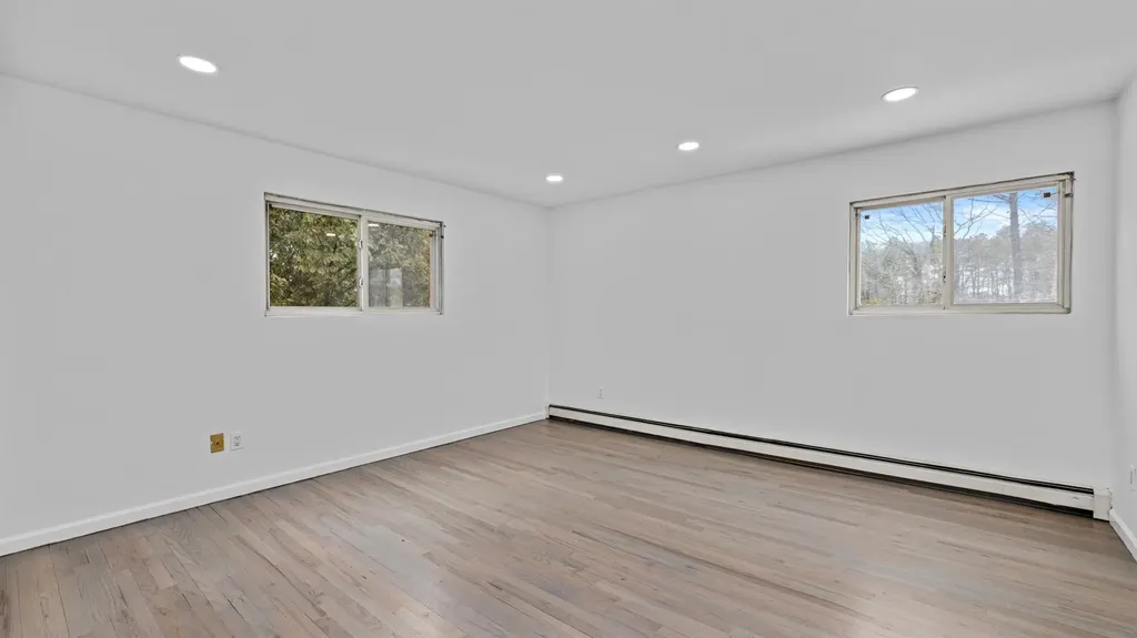 17 Shoreham Drive W Dix Hills NY 11746